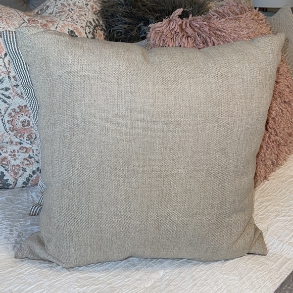 ❤️Leopard Print Throw Pillow❤️ - Picture 2 of 2